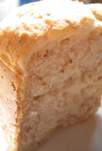 ホシノ天然酵母　ライ麦＆ライ麦丸粒食パン