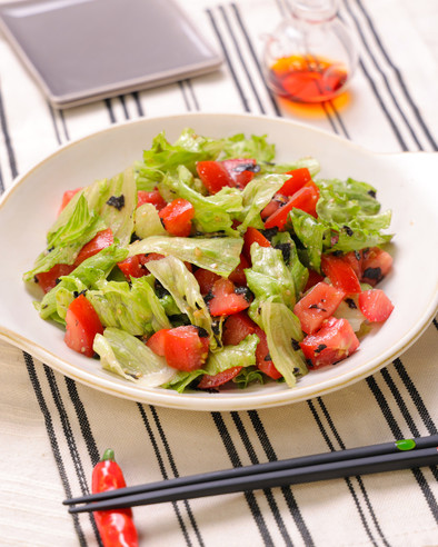 トマトとレタスの韓国風☆海苔ごまサラダの写真