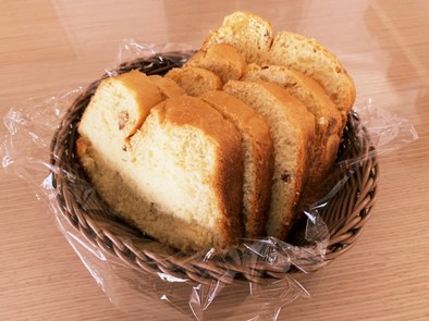 HBで♫アーモンド食パンの写真