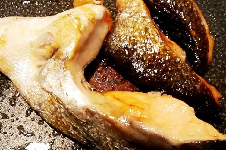 鮭のカマやアラはフライパンで レシピ 作り方 By ティグス クックパッド 簡単おいしいみんなのレシピが361万品