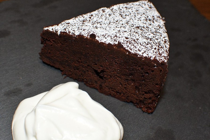 チョコレートケーキの王道 ガトーショコラの画像