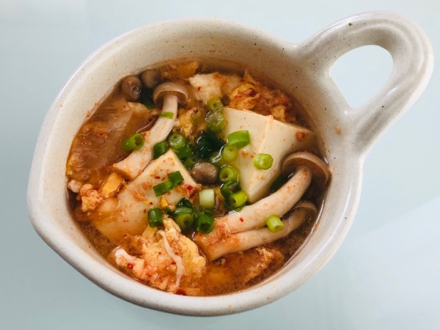 簡単で美味☆キムチ卵しめじ豆腐のスープの画像