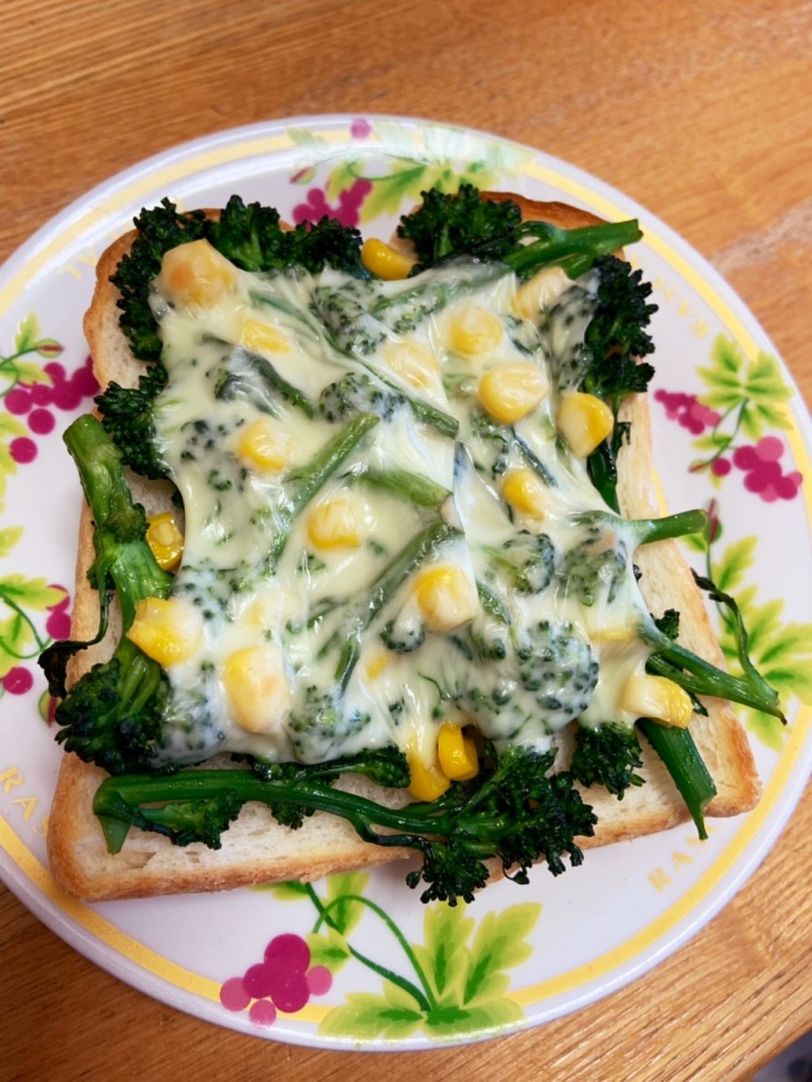 朝食に彩り☆ブロッコリーのチーズトーストの画像