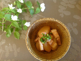 豚バラ肉と大根の味噌煮