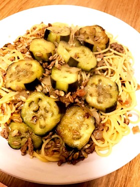 腸まで届くナス 挽肉梅パスタ
