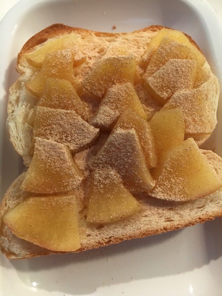 甘すぎないりんごのトーストきな粉がけの画像