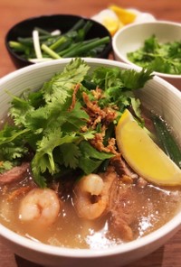 ベトナム麺料理　Banh Canh