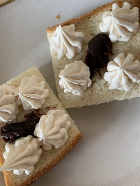 マリームでチョコクリームトースト