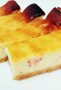 フレッシュ苺のベイクドチーズケーキ