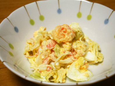 茹で卵とカニカマ・キャベツのマヨサラダ♪の写真
