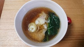 即席! 醤油味のワンタンスープ♪