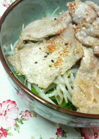 ✿ニンニクマヨ醤油の❀生姜焼きポーク丼✿