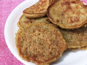 一口サイズのバナナココナッツパンケーキ