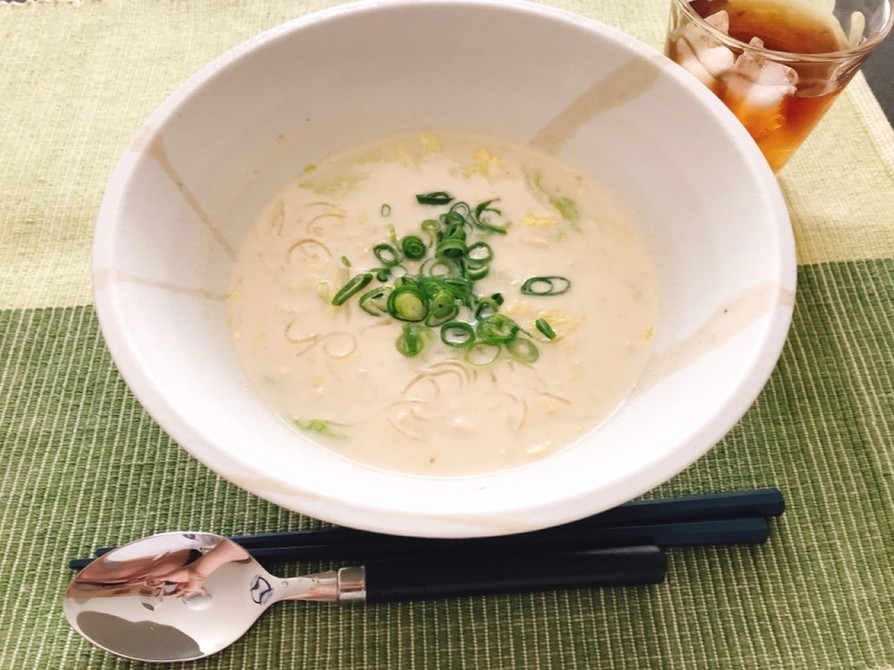 鶏ひき肉と白菜の豆乳味噌春雨スープの画像