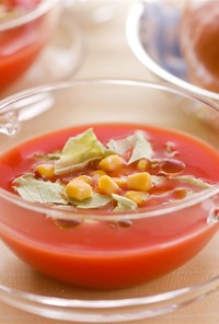 トマトジュースで簡単！冷たいスープ