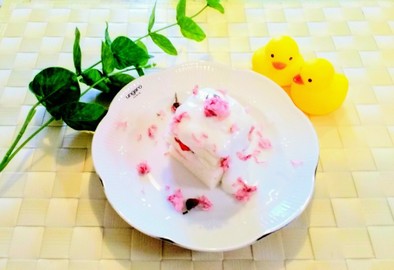 すぐできる桜のミニ食パンケーキの写真