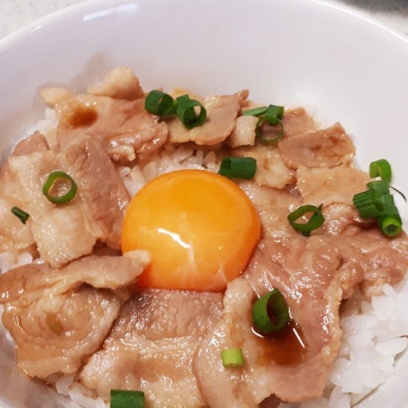 もちもち豚バラ肉の青パパイヤサラダとチリライムドレッシングのレシピ