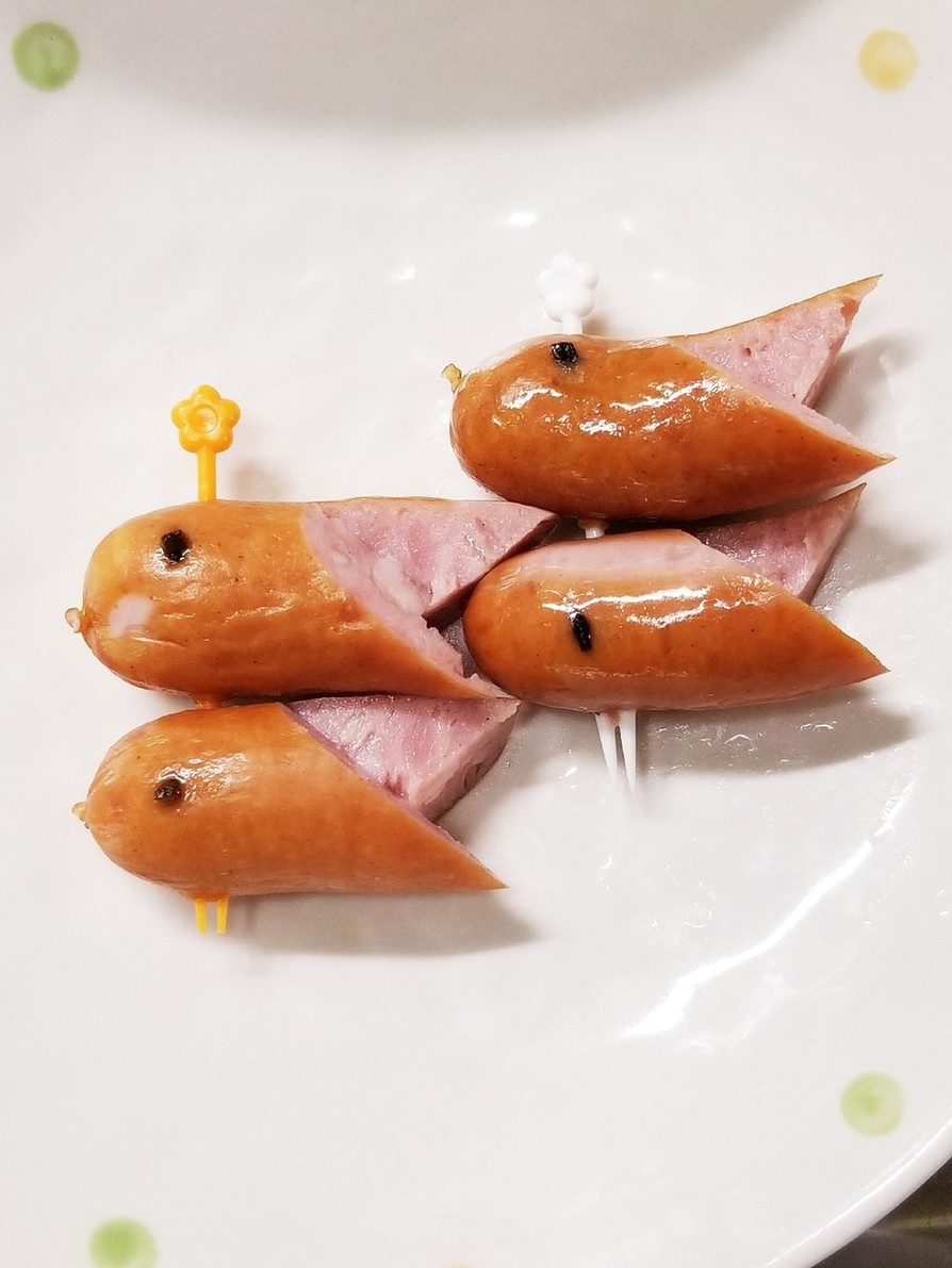 お弁当に❣️ウインナーの飾り切り☆お魚の画像