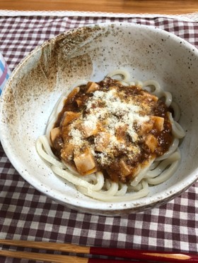 材料3つ!ハマる♡麻婆豆腐チーズうどん