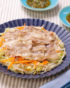 たっぷり野菜と豚肉の簡単重ね蒸し♪