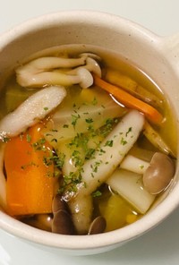 ごぼう香る野菜ときのこのヘルシースープ