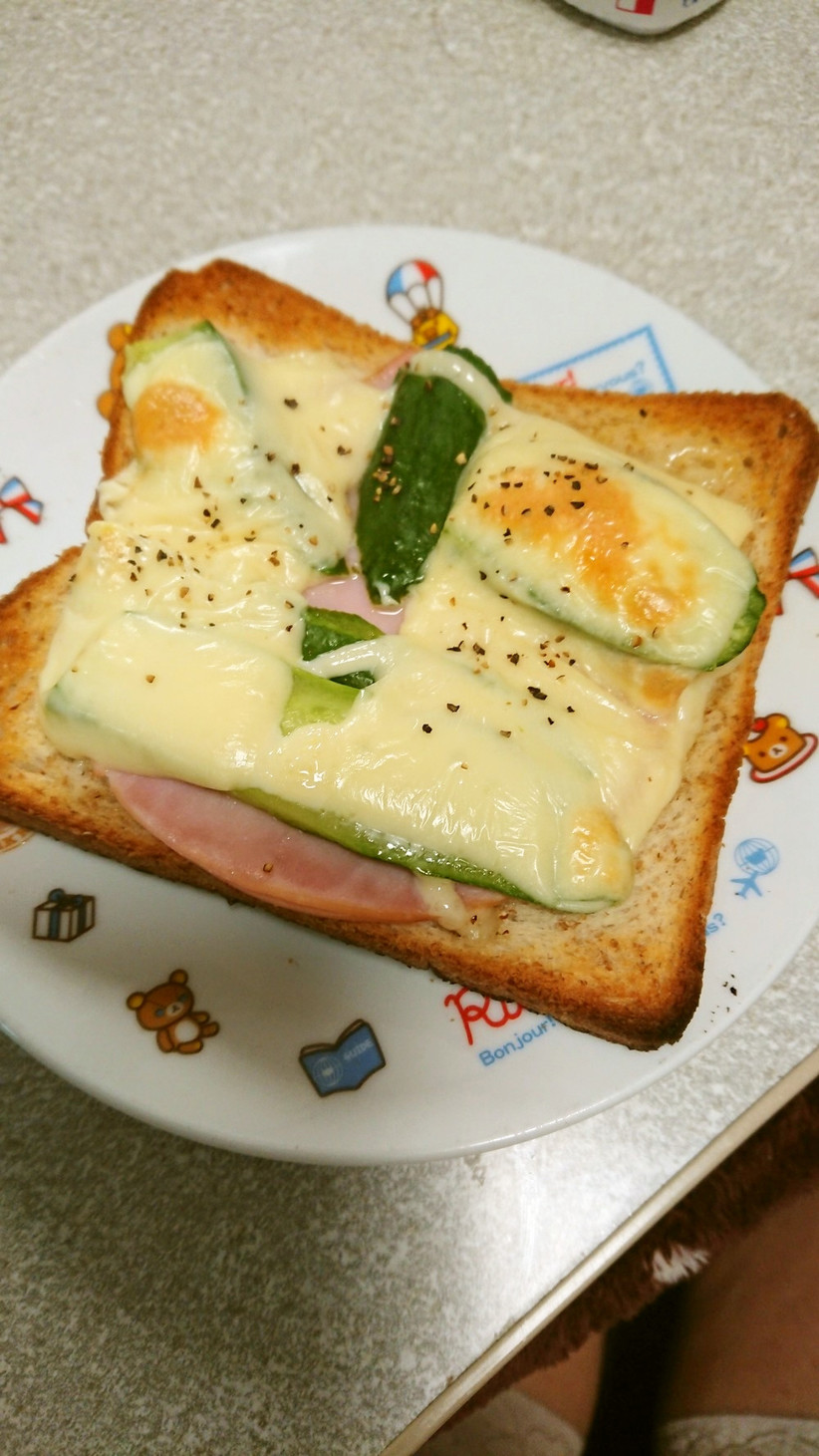 ★ハムときゅうりとチーズのトーストの画像