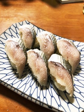 コノシロの握り寿司〜青じそゴマ入り