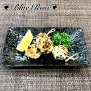 きくらげとなんこつのコリコリつくね串焼きの写真