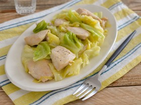 鶏肉とキャベツの塩こうじレモン炒め☀