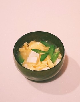 白だしで!絹さや・豆腐・卵のお吸い物♥️