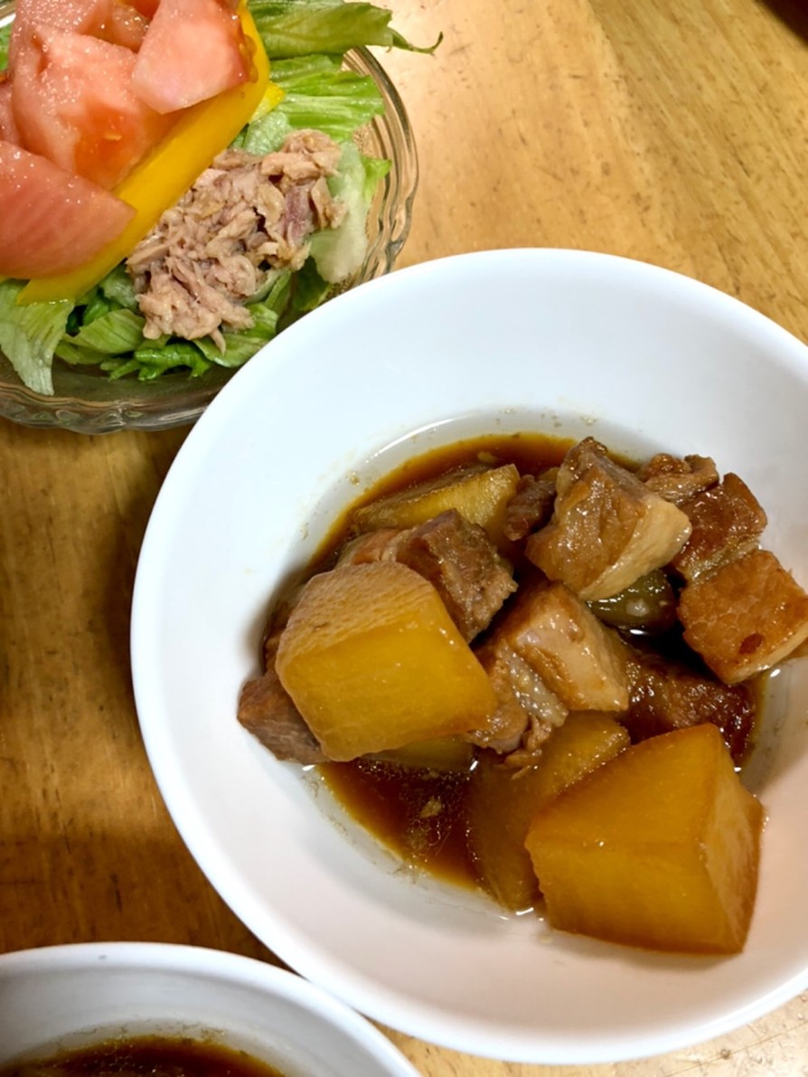 豚バラ肉と大根のうま煮٩(^‿^)۶の画像