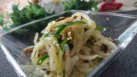 もやしとキュウリの塩昆布和え