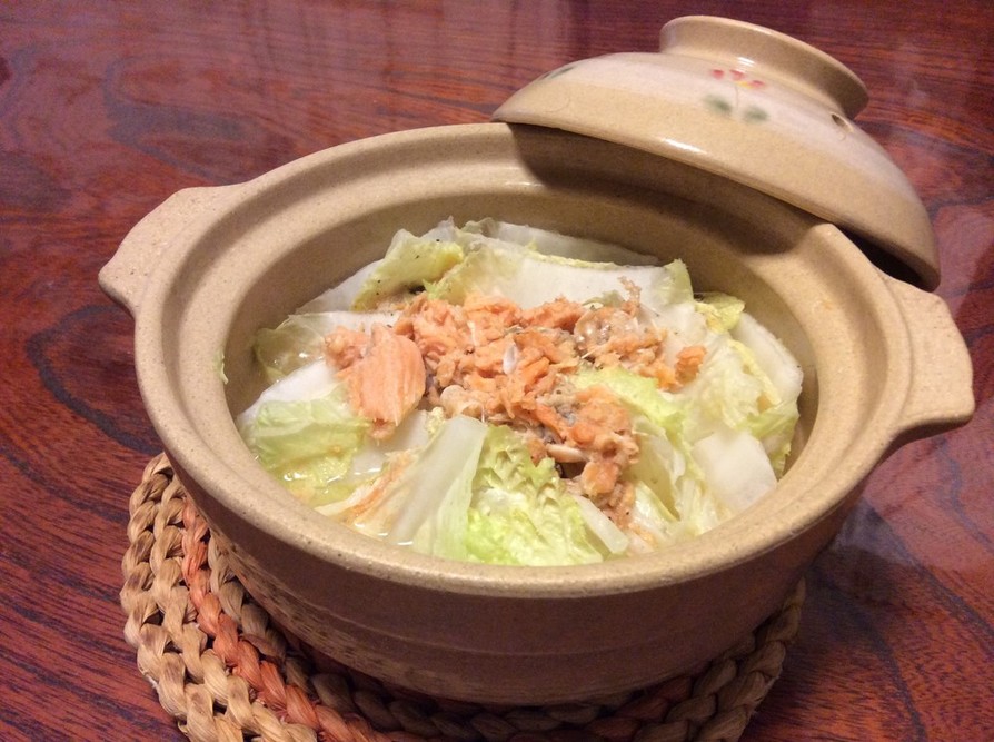 鮭水煮缶と白菜のミルフィーユ鍋の画像