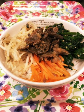 子どもが喜ぶ三食ナムルのビビンバ丼☆