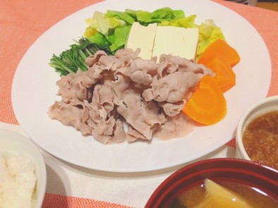 豚しゃぶと春の温野菜☆おろしソースの写真