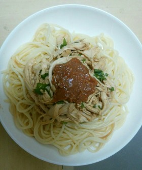 蒸し鶏の梅じそ風味スパゲッティ