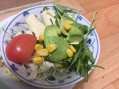 グリーンチーズサラダの写真
