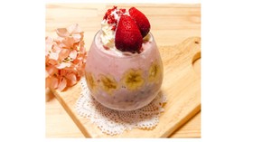 ブルーベリー×いちご斜めスムージー