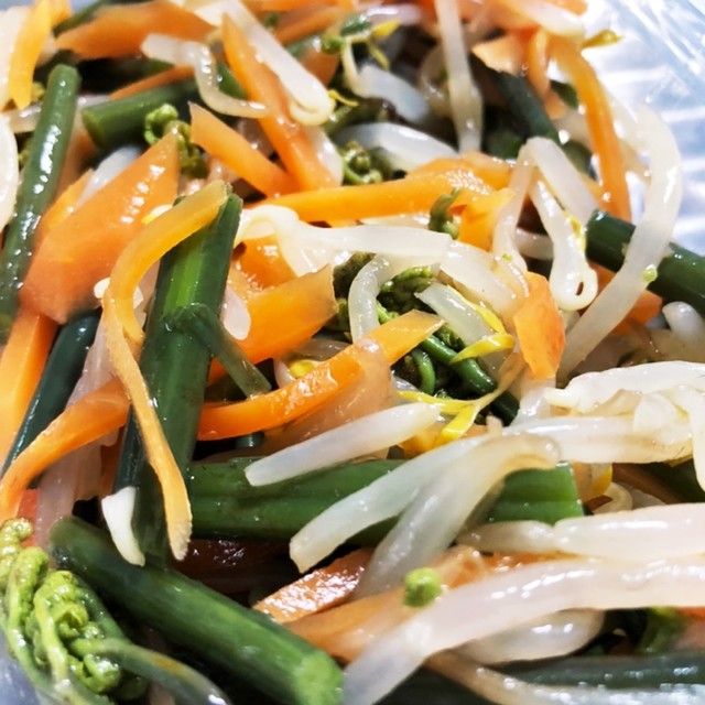 簡単 旬のわらびナムル レシピ 作り方 By 翡翠琥珀 クックパッド 簡単おいしいみんなのレシピが357万品