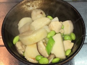 鶏肉と里芋と枝豆の柚子胡椒煮