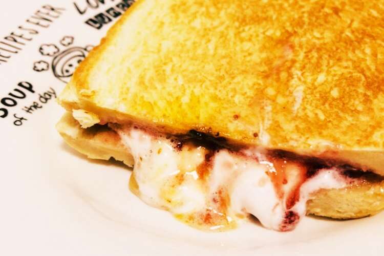 マシュマロとイチゴジャムのホットサンド レシピ 作り方 By Cook1010 クックパッド 簡単おいしいみんなのレシピが352万品