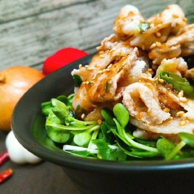 特製だれ 絶品 かいわれ冷しゃぶ丼 レシピ 作り方 By じゅなさんの週末料理 クックパッド 簡単おいしいみんなのレシピが357万品