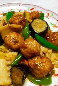 筍と鶏肉団子の甘酢炒め+ごま油風味