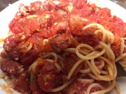 簡単節約!カットトマトとベーコンのパスタの写真