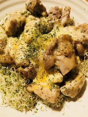 鶏もも肉のとろけるチーズたっぷり焼き