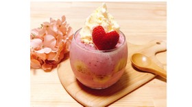 いちごとバナナのデザートスムージー。:°