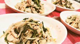 節約おかず【豚こまともやしのペパー炒め】