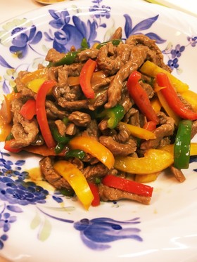 パプリカで鮮やか!青椒肉絲
