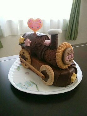 パウンドケーキでアンパンマンケーキ