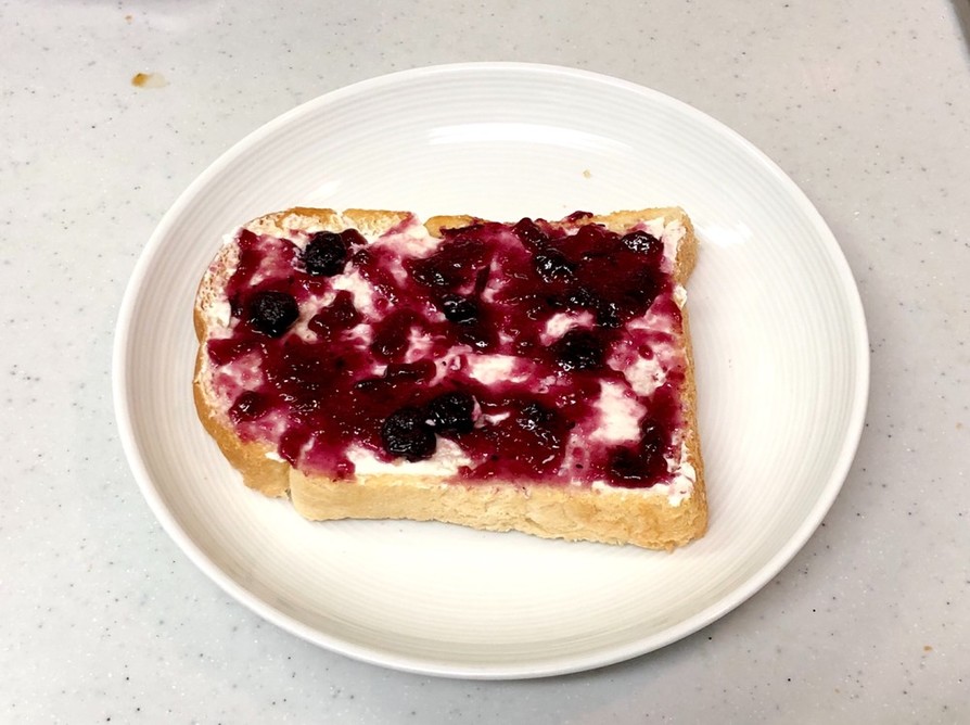 ブルーベリー・クリームチーズ・トースト by yaskiのレシピ 【クックパッド】 簡単おいしいみんなのレシピが395万品